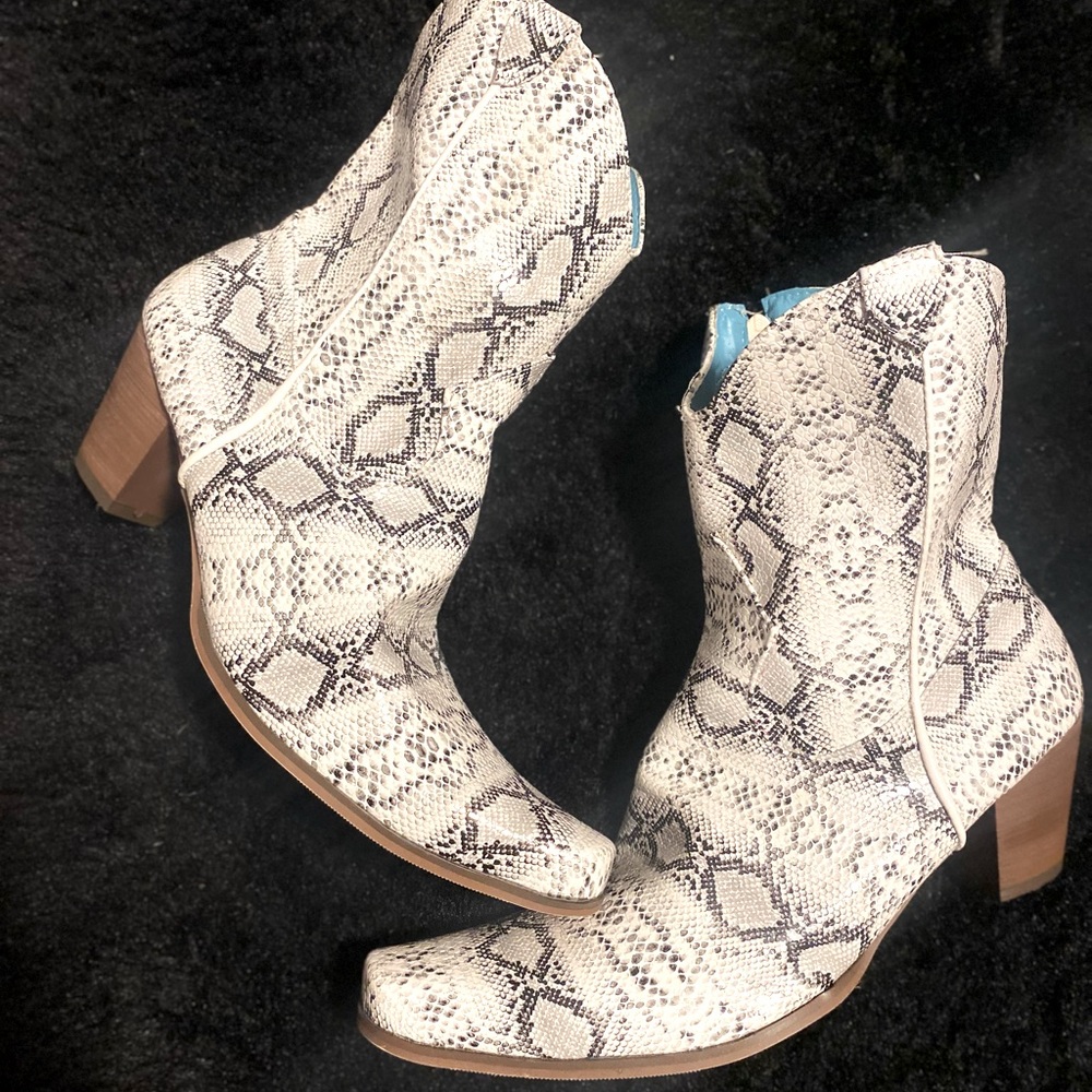 Boutique snake skin  boots